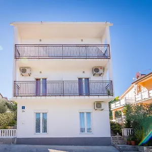 Cheap Tanja , Trogir Chorwacja