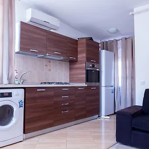 Garsoniere Dinu , Bukareszt Rumunia